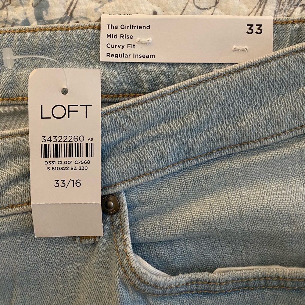 NWT Loft "The Girlfriend" mid rise curvy fit regular inseam jeans, size 33/16